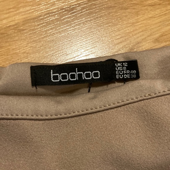 Boohoo Crepe Frill Off The Shoulder Bodysuit - Picture 5 of 8